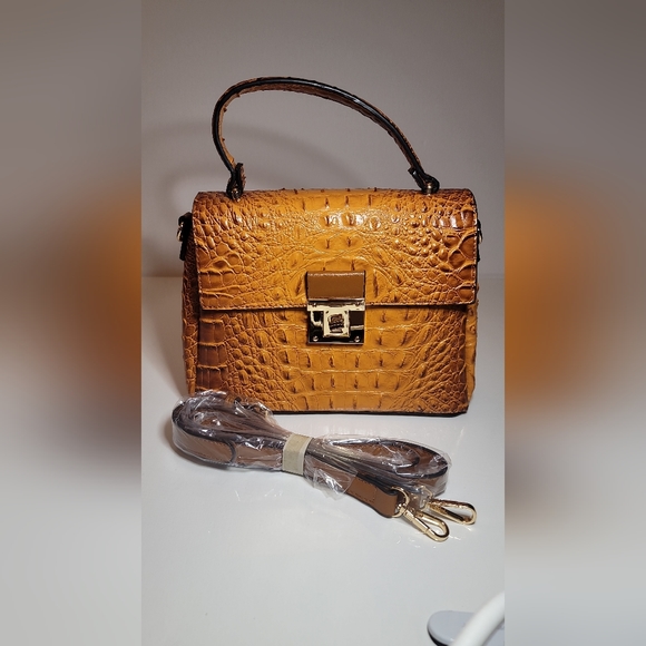 Handbag - Picture 2 of 12